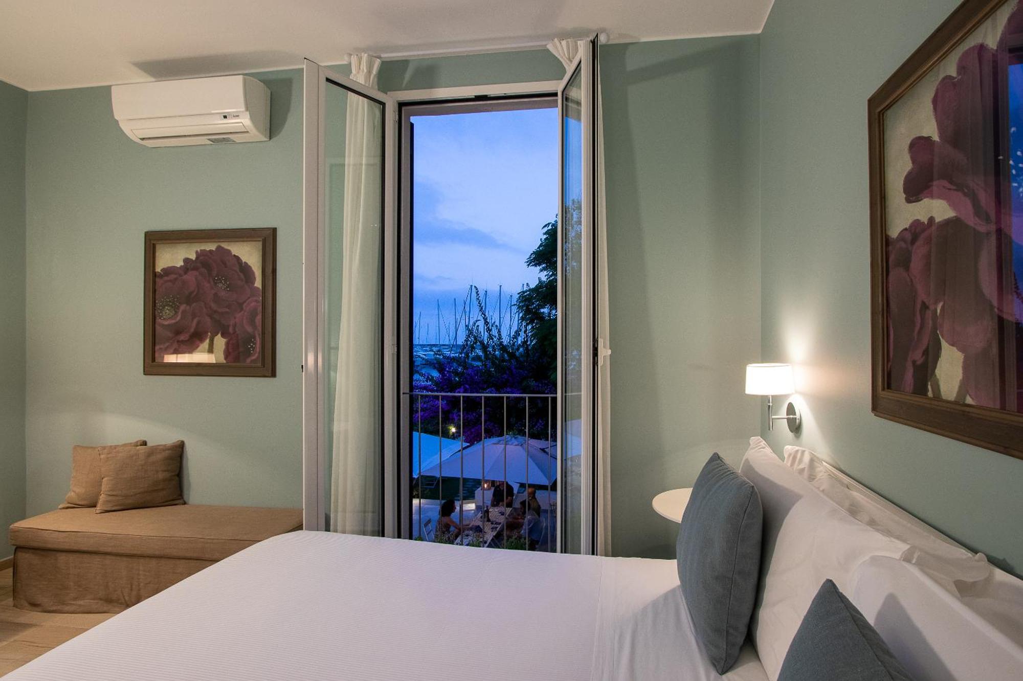 Blu Hotel ラヴァーニャ エクステリア 写真