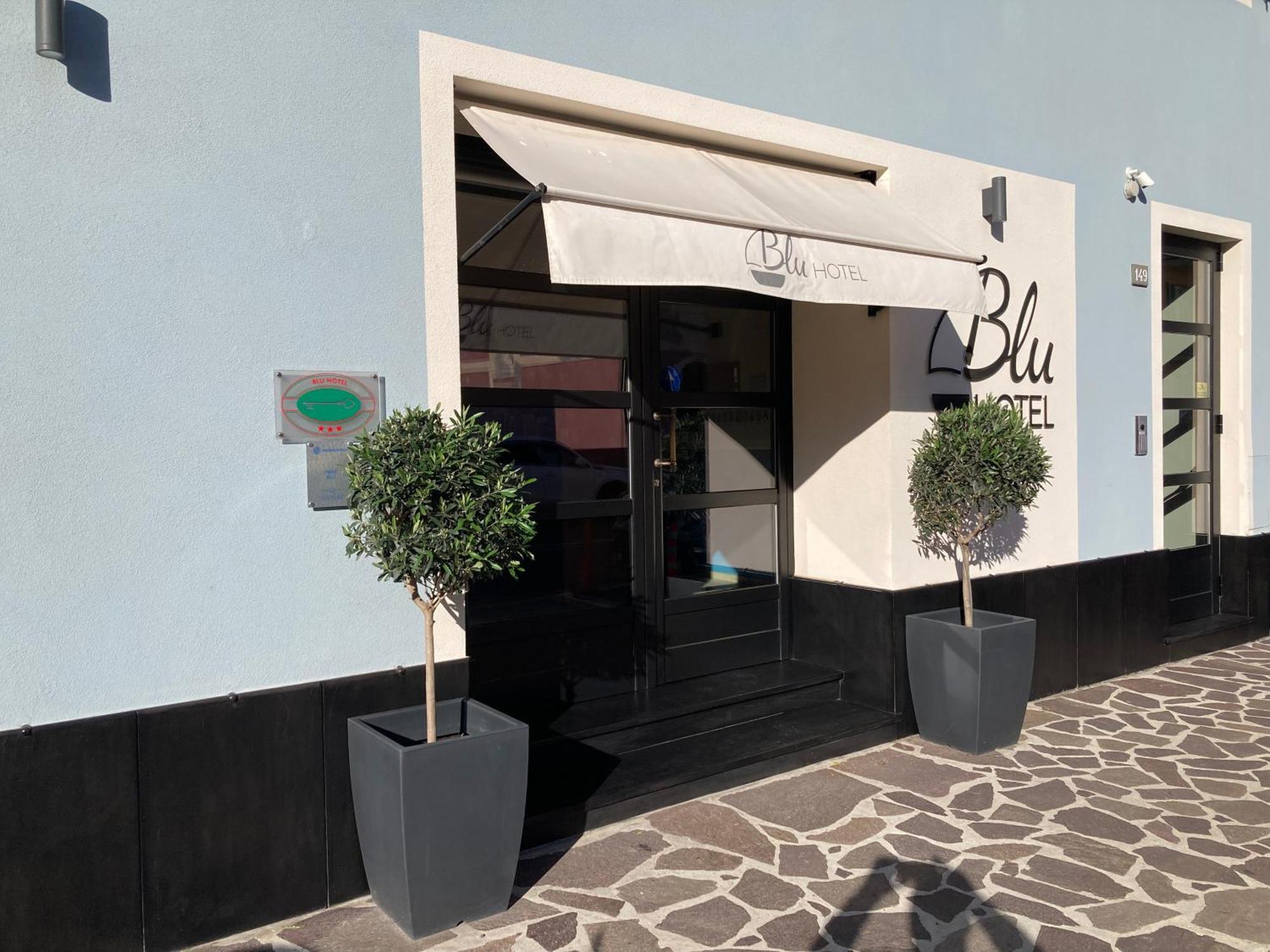 Blu Hotel ラヴァーニャ エクステリア 写真